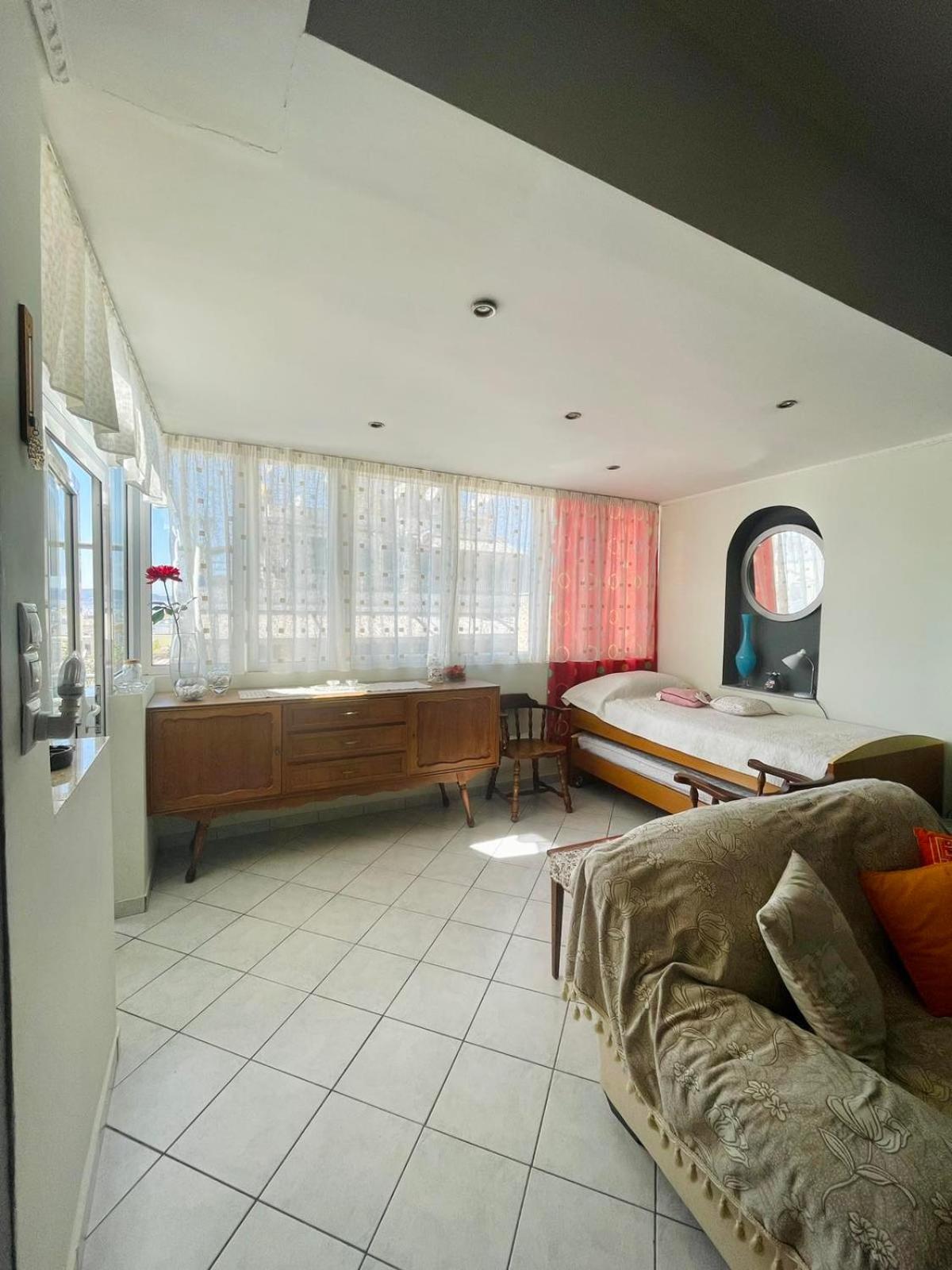 Beautiful View - 2 Bedroom Apartment Athena Bagian luar foto